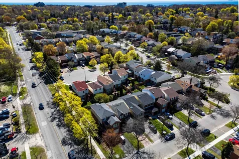 4 Coalport Drive Toronto ON M1N 4B6