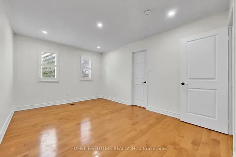 70 Challenger Court Toronto ON M1C 4C4