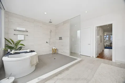17 Vince Avenue Toronto ON M4L 0A6
