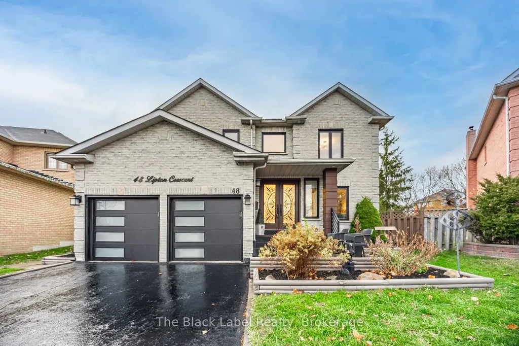 48 Lipton Crescent Whitby ON L1R 1W7