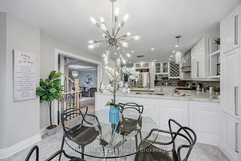 48 Lipton Crescent Whitby ON L1R 1W7