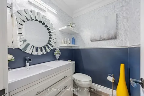 48 Lipton Crescent Whitby ON L1R 1W7