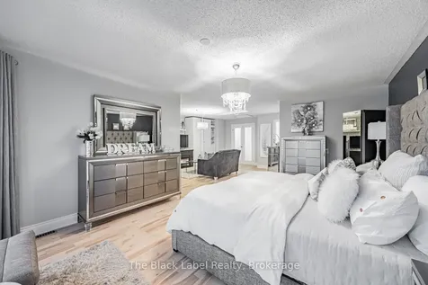 48 Lipton Crescent Whitby ON L1R 1W7