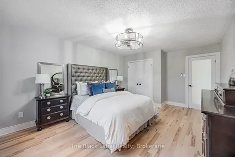 48 Lipton Crescent Whitby ON L1R 1W7