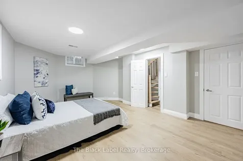 48 Lipton Crescent Whitby ON L1R 1W7