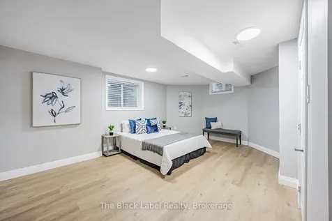 48 Lipton Crescent Whitby ON L1R 1W7