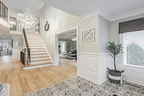 48 Lipton Crescent Whitby ON L1R 1W7