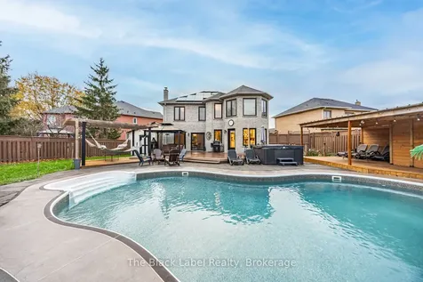 48 Lipton Crescent Whitby ON L1R 1W7