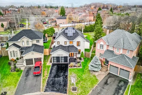 48 Lipton Crescent Whitby ON L1R 1W7
