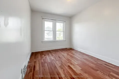 31 Gates Avenue Toronto ON M4C 1T1