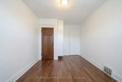 31 Gates Avenue Toronto ON M4C 1T1