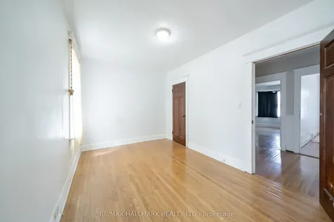 31 Gates Avenue Toronto ON M4C 1T1