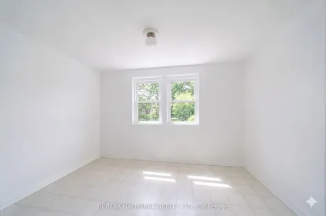 31 Gates Avenue Toronto ON M4C 1T1