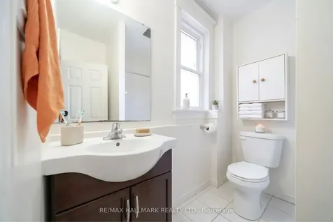 31 Gates Avenue Toronto ON M4C 1T1