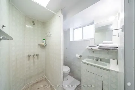 31 Gates Avenue Toronto ON M4C 1T1