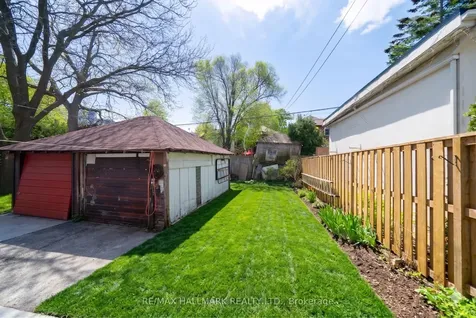 31 Gates Avenue Toronto ON M4C 1T1