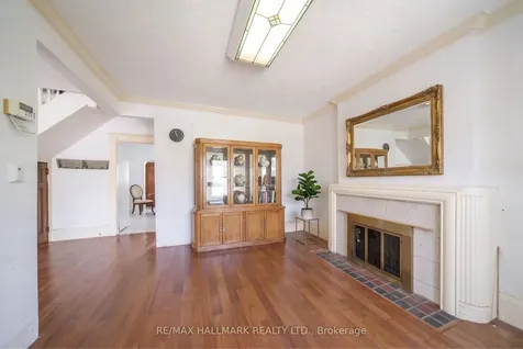 31 Gates Avenue Toronto ON M4C 1T1
