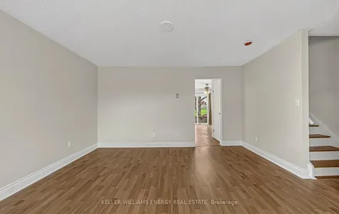 251 Kinmount Crescent Oshawa ON L1J 3T8