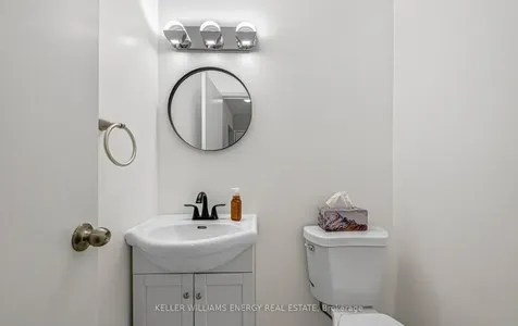 251 Kinmount Crescent Oshawa ON L1J 3T8