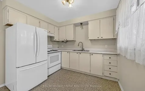 251 Kinmount Crescent Oshawa ON L1J 3T8