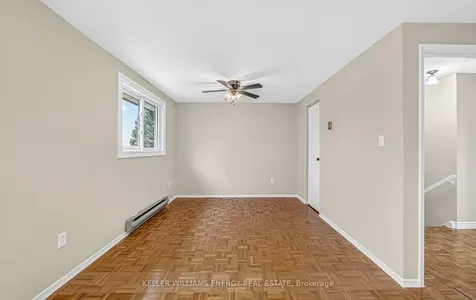251 Kinmount Crescent Oshawa ON L1J 3T8