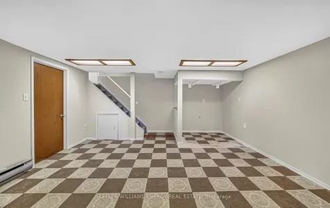 251 Kinmount Crescent Oshawa ON L1J 3T8