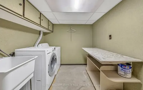 251 Kinmount Crescent Oshawa ON L1J 3T8