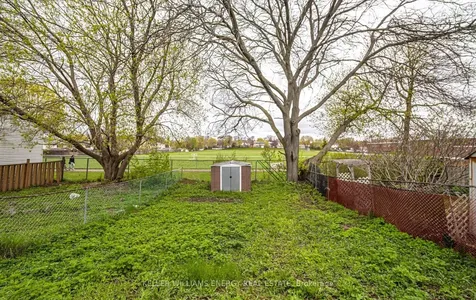 251 Kinmount Crescent Oshawa ON L1J 3T8
