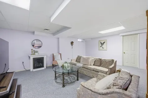 1075 Ridgemount Boulevard Oshawa ON L1K 2K8