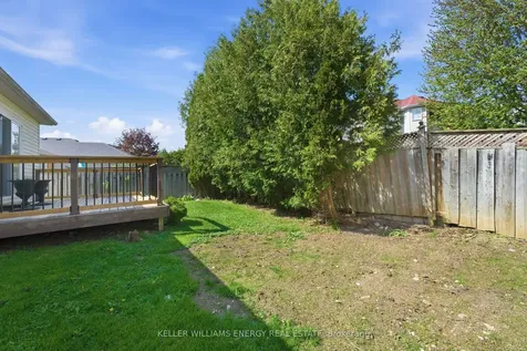 1075 Ridgemount Boulevard Oshawa ON L1K 2K8