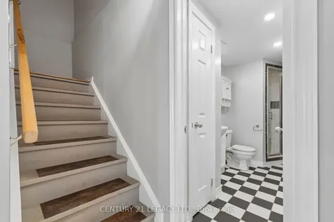 29 Woolf Crescent Ajax ON L1S 7N5