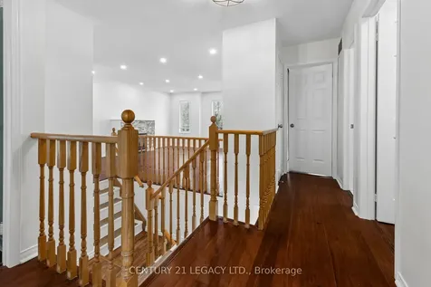 29 Woolf Crescent Ajax ON L1S 7N5