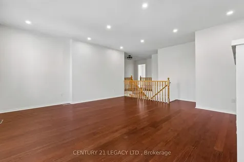 29 Woolf Crescent Ajax ON L1S 7N5