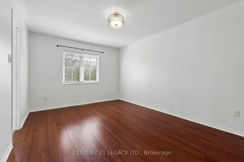 29 Woolf Crescent Ajax ON L1S 7N5