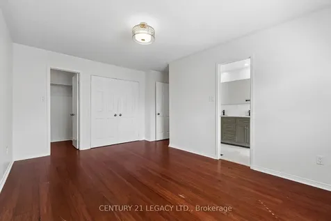 29 Woolf Crescent Ajax ON L1S 7N5