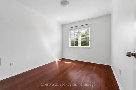 29 Woolf Crescent Ajax ON L1S 7N5