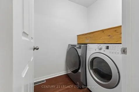 29 Woolf Crescent Ajax ON L1S 7N5