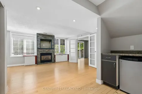 29 Woolf Crescent Ajax ON L1S 7N5