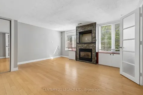 29 Woolf Crescent Ajax ON L1S 7N5