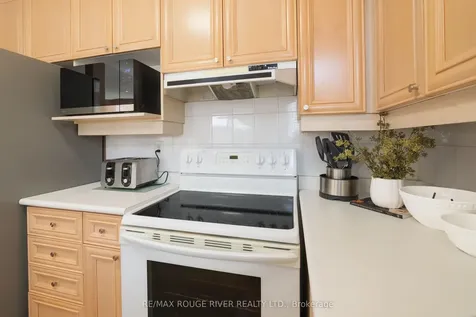 463 Summerpark Crescent Pickering ON L1V 7A9