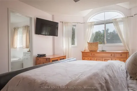 463 Summerpark Crescent Pickering ON L1V 7A9