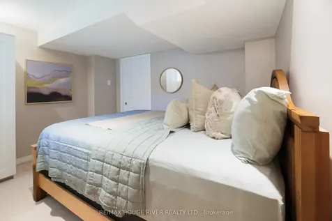463 Summerpark Crescent Pickering ON L1V 7A9