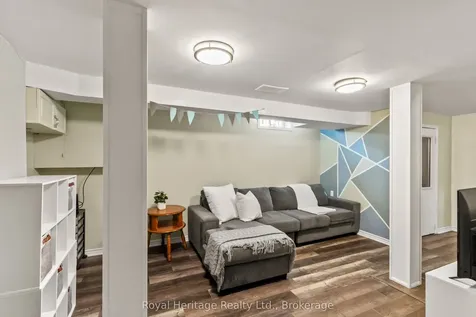 32 Hewitt Crescent Ajax ON L1S 7A4