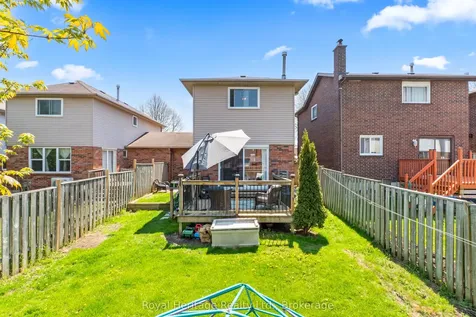 32 Hewitt Crescent Ajax ON L1S 7A4