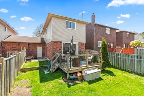 32 Hewitt Crescent Ajax ON L1S 7A4