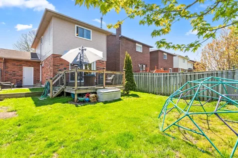 32 Hewitt Crescent Ajax ON L1S 7A4