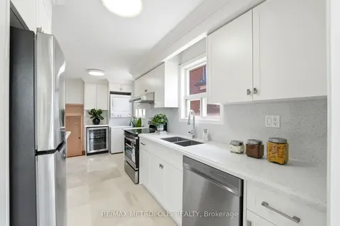 23 Lochleven Drive Toronto ON M1M 3R9