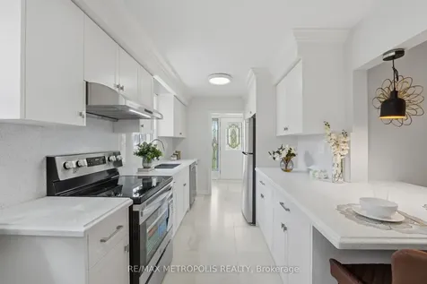 23 Lochleven Drive Toronto ON M1M 3R9