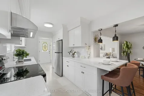 23 Lochleven Drive Toronto ON M1M 3R9