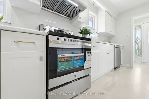 23 Lochleven Drive Toronto ON M1M 3R9
